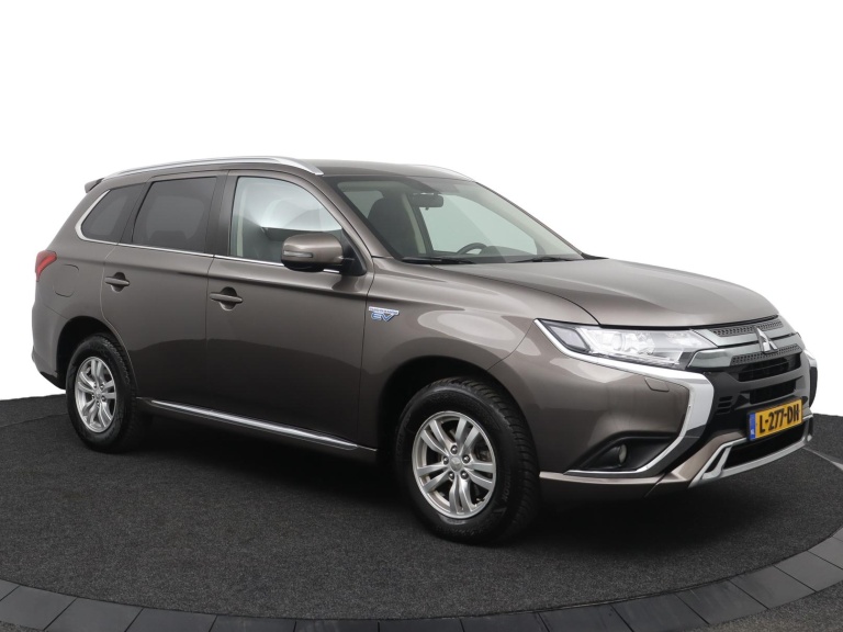 Mitsubishi Outlander - 2.4 PHEV Pure 12