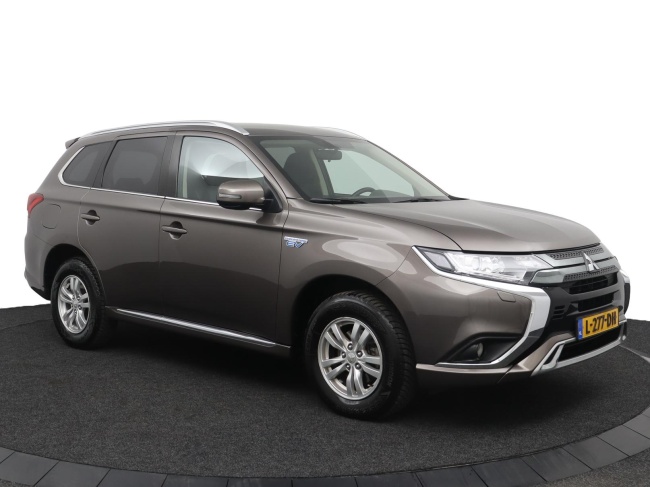 Mitsubishi Outlander - 2.4 PHEV Pure