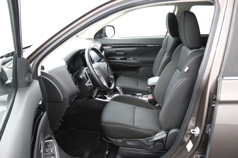 Mitsubishi Outlander - 2.4 PHEV Pure 14