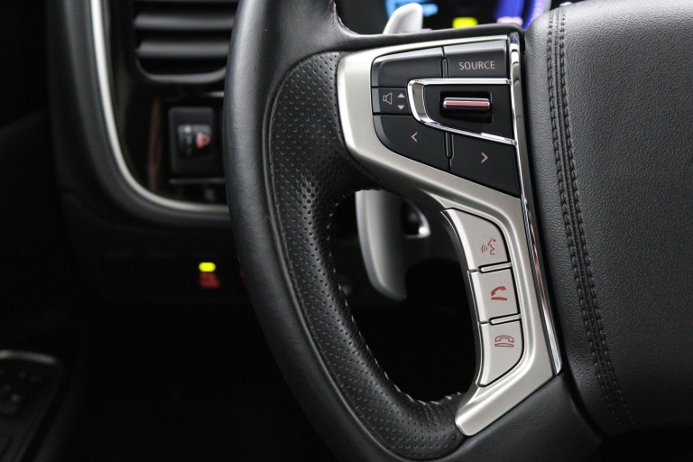 Mitsubishi Outlander - 2.4 PHEV Pure 16