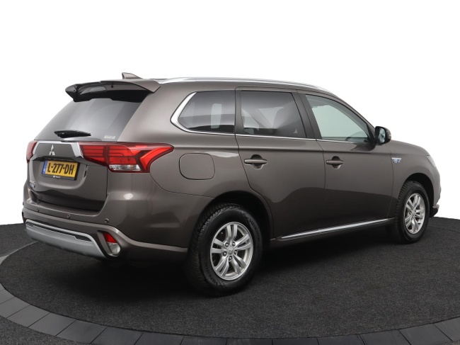 Mitsubishi Outlander - 2.4 PHEV Pure