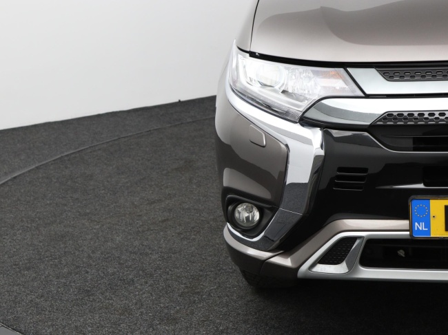 Mitsubishi Outlander - 2.4 PHEV Pure