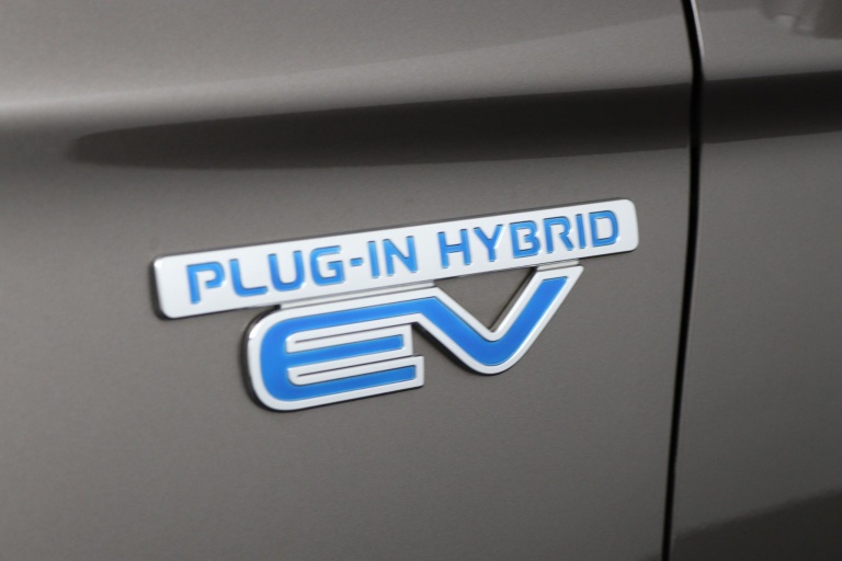 Mitsubishi Outlander - 2.4 PHEV Pure 32