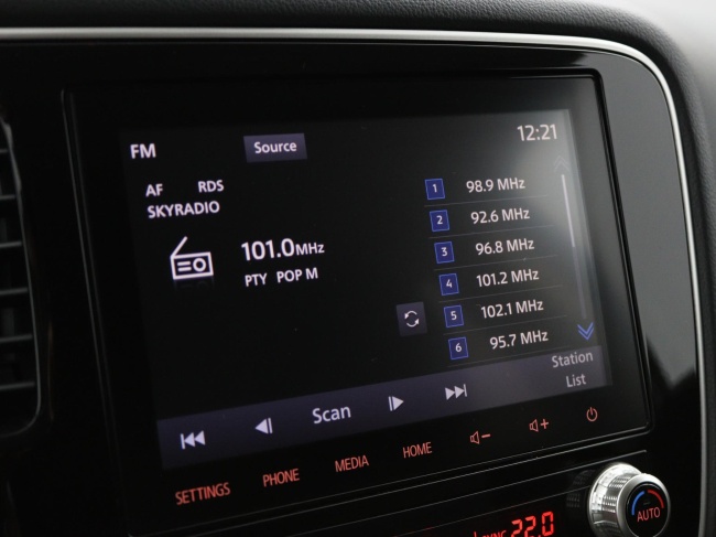 Mitsubishi Outlander - 2.4 PHEV Pure