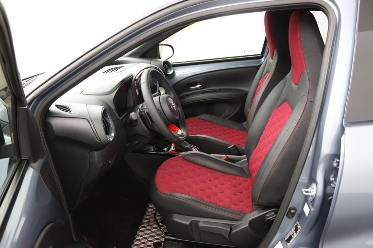 Toyota Aygo X - 1.0 VVT-i S-CVT automaat 17