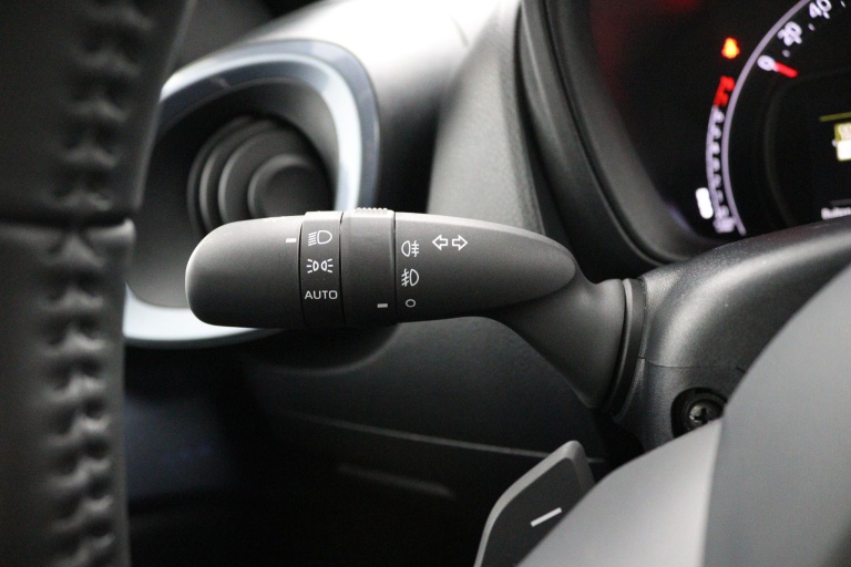 Toyota Aygo X - 1.0 VVT-i S-CVT automaat 30