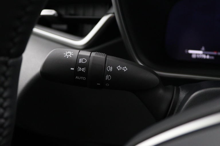 Toyota Corolla Touring Sports - Hybrid 140 Executive 32