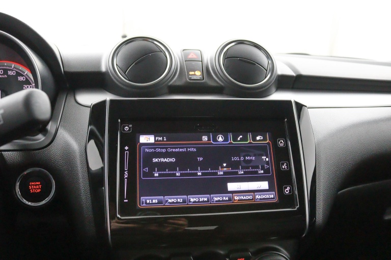 Suzuki Swift - 1.2 Style Smart Hybrid 16