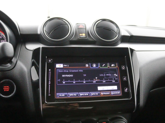 Suzuki Swift - 1.2 Style Smart Hybrid