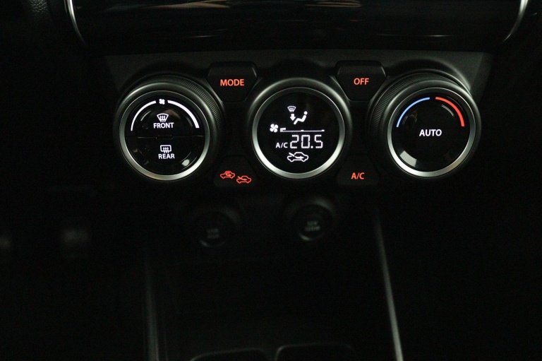 Suzuki Swift - 1.2 Style Smart Hybrid 17