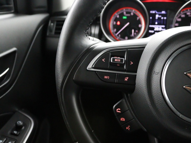 Suzuki Swift - 1.2 Style Smart Hybrid