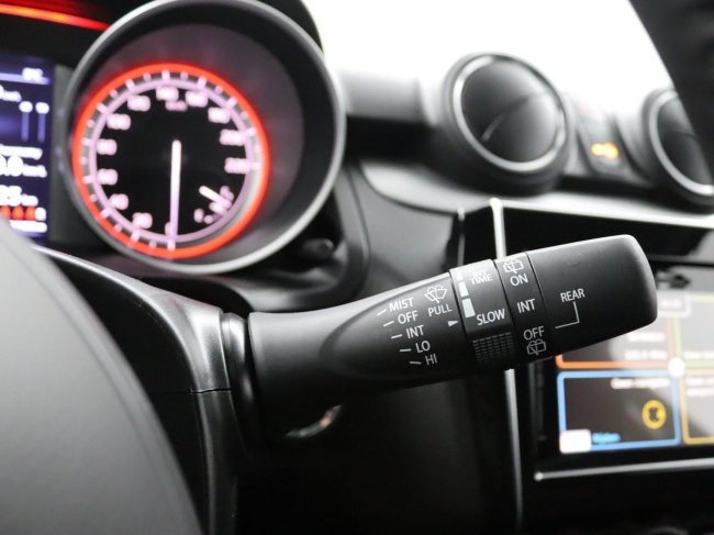 Suzuki Swift - 1.2 Style Smart Hybrid