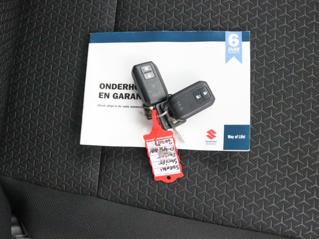 Suzuki Swift - 1.2 Style Smart Hybrid