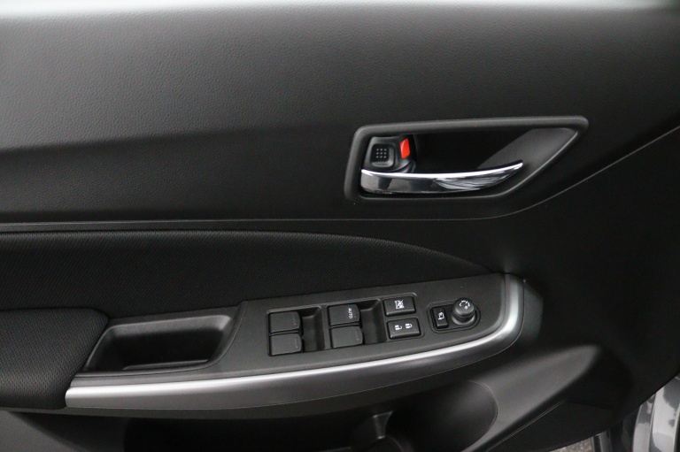 Suzuki Swift - 1.2 Style Smart Hybrid 33