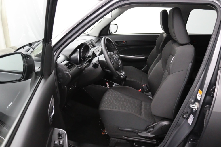 Suzuki Swift - 1.2 Style Smart Hybrid 9