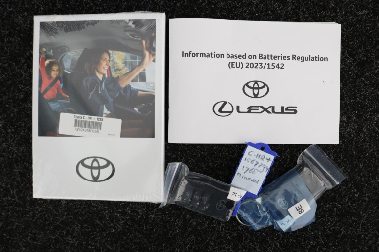 Toyota C-HR+ - Executive AWD 77 kWh 11