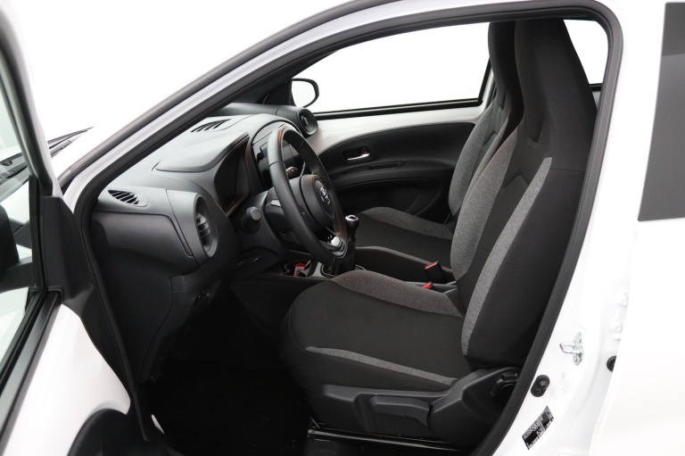 Toyota Aygo X - 1.0 VVT-i MT Play 17