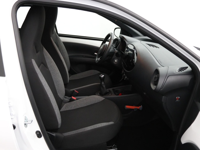 Toyota Aygo X - 1.0 VVT-i MT Play