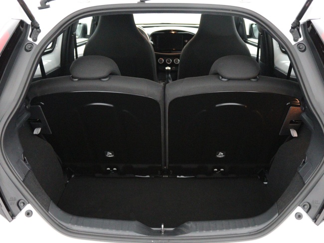 Toyota Aygo X - 1.0 VVT-i MT Play