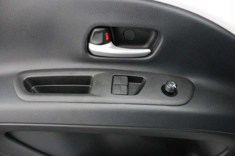 Toyota Aygo X - 1.0 VVT-i MT Play 27