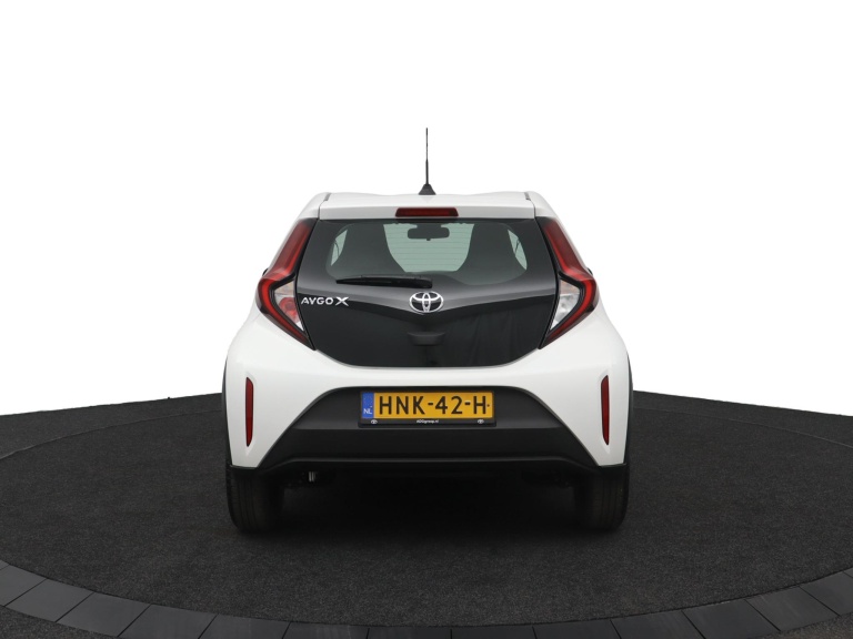 Toyota Aygo X - 1.0 VVT-i MT Play 39