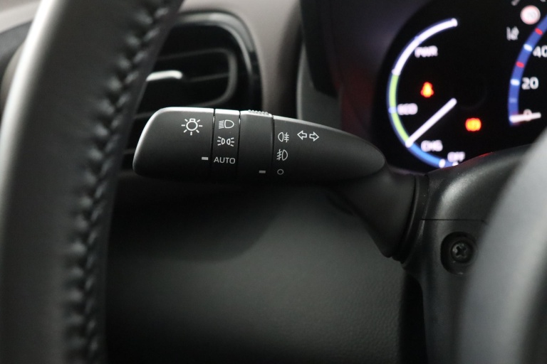 Toyota Yaris Cross - 1.5 Hybrid Executive 31