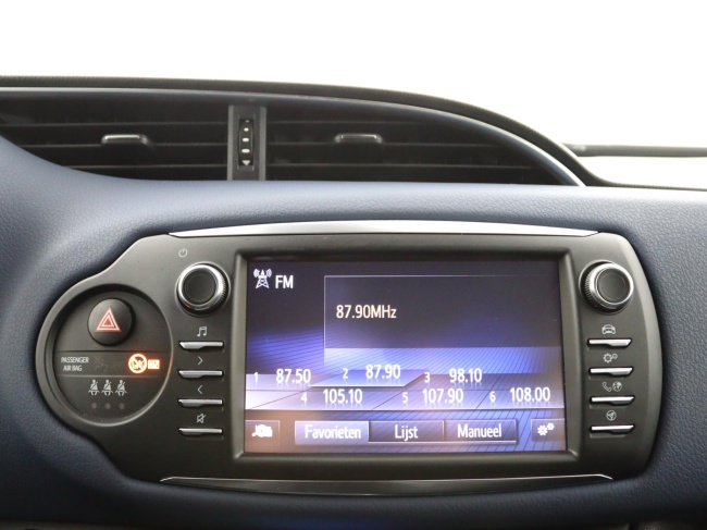 Toyota Yaris - 1.5 Hybrid BI-Tone