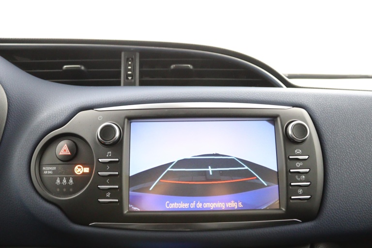 Toyota Yaris - 1.5 Hybrid BI-Tone 14