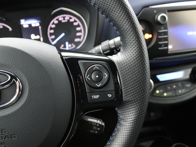 Toyota Yaris - 1.5 Hybrid BI-Tone