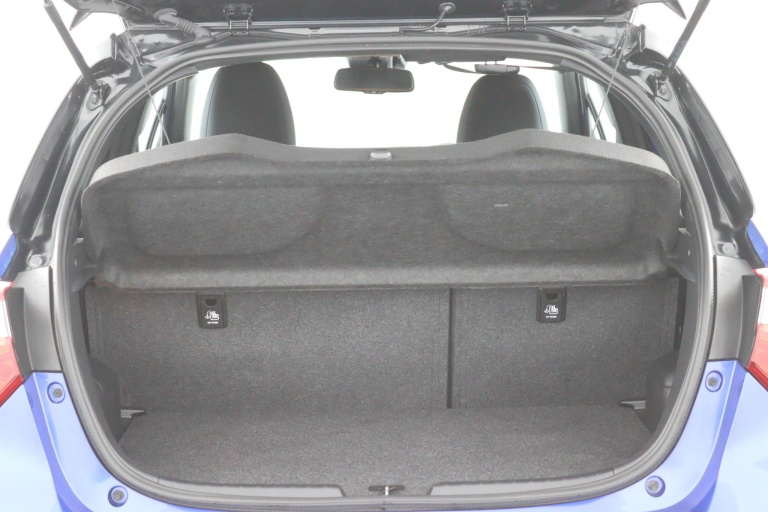 Toyota Yaris - 1.5 Hybrid BI-Tone 27