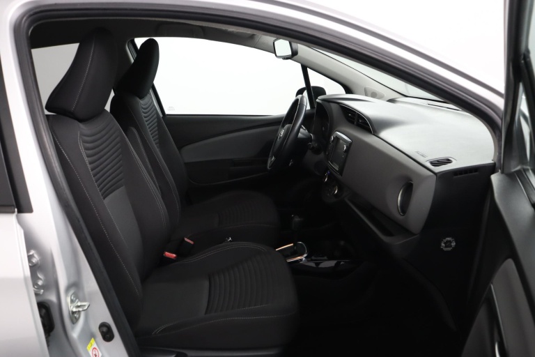 Toyota Yaris - 1.5 Hybrid Dynamic 21