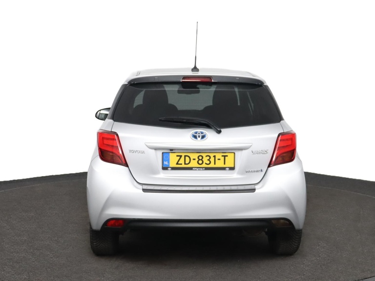 Toyota Yaris - 1.5 Hybrid Dynamic 46