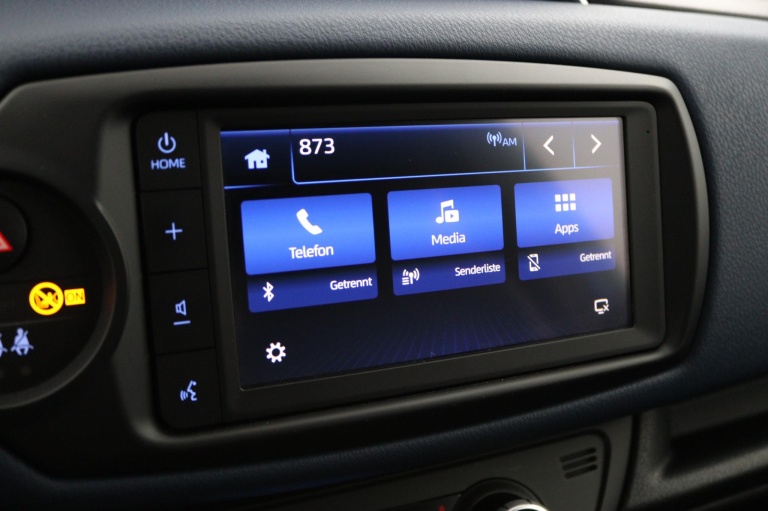 Toyota Yaris - 1.5 Hybrid Bi-Tone 13