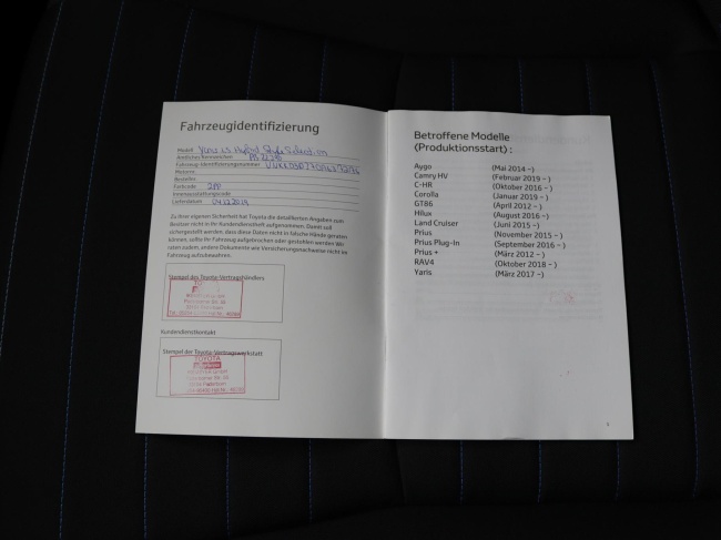 Toyota Yaris - 1.5 Hybrid Bi-Tone