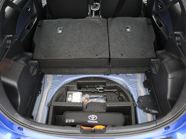 Toyota Yaris - 1.5 Hybrid Bi-Tone