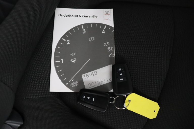 Toyota Corolla - 1.8 Hybrid Dynamic 11