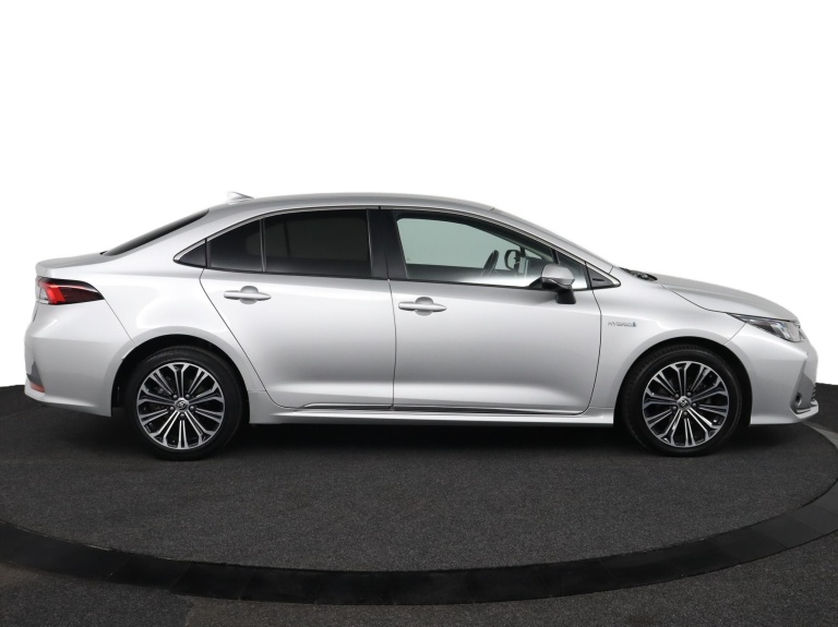 Toyota Corolla - 1.8 Hybrid Dynamic 13