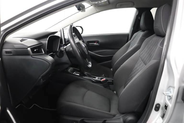 Toyota Corolla - 1.8 Hybrid Dynamic 17