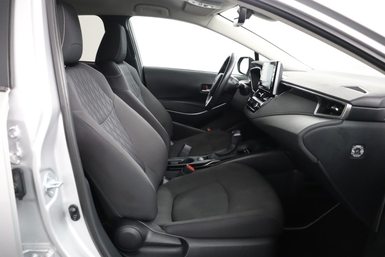 Toyota Corolla - 1.8 Hybrid Dynamic 22