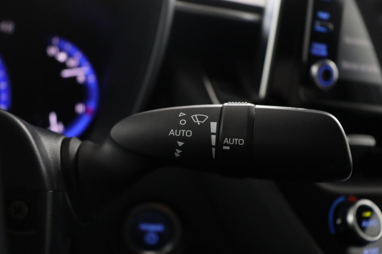 Toyota Corolla - 1.8 Hybrid Dynamic 28