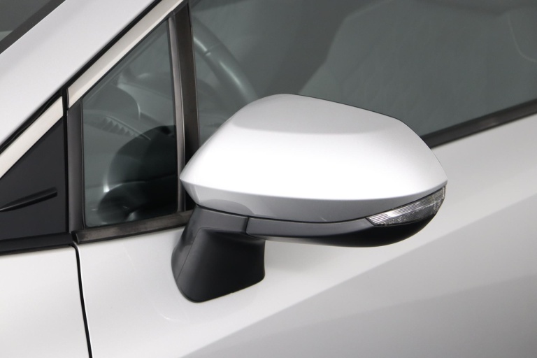 Toyota Corolla - 1.8 Hybrid Dynamic 31