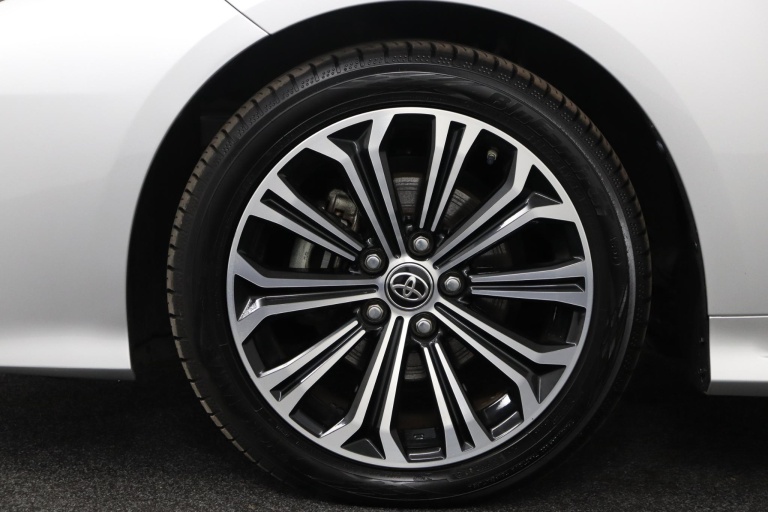 Toyota Corolla - 1.8 Hybrid Dynamic 32