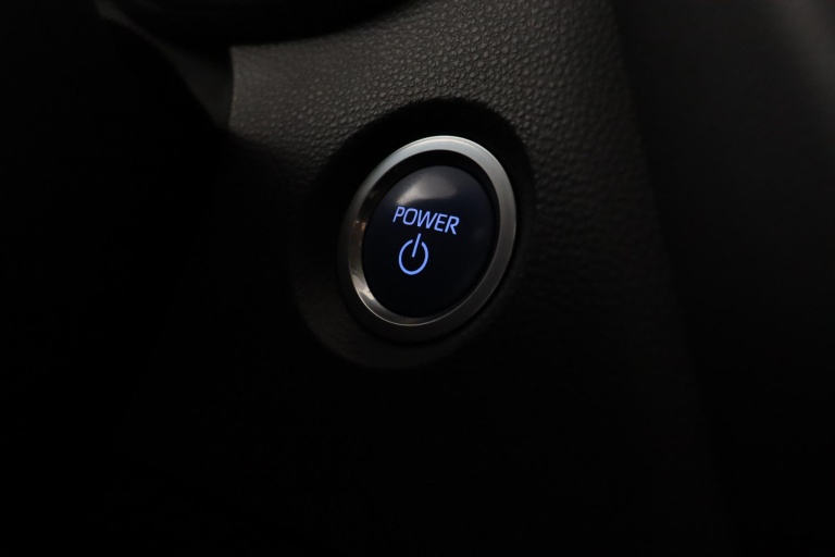Toyota Corolla - 1.8 Hybrid Dynamic 37
