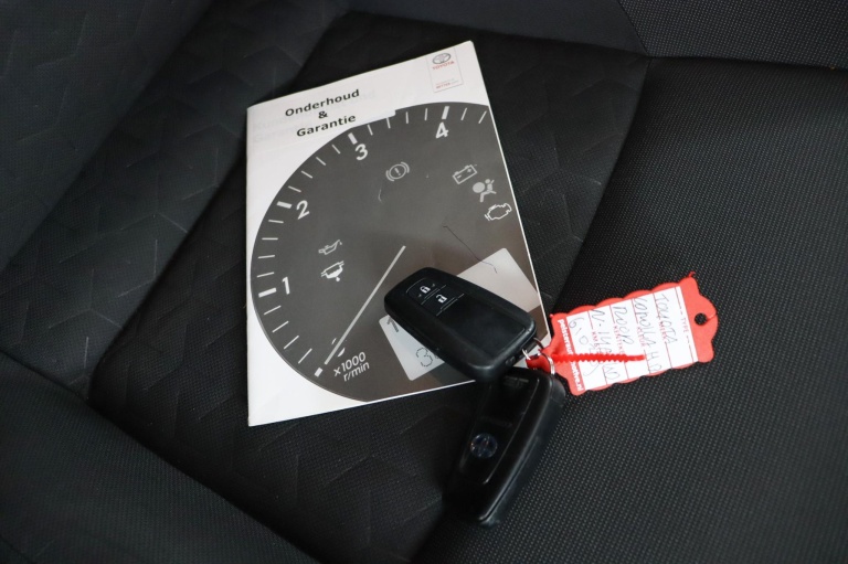 Toyota Corolla - 1.8 Hybrid Style Limited 11