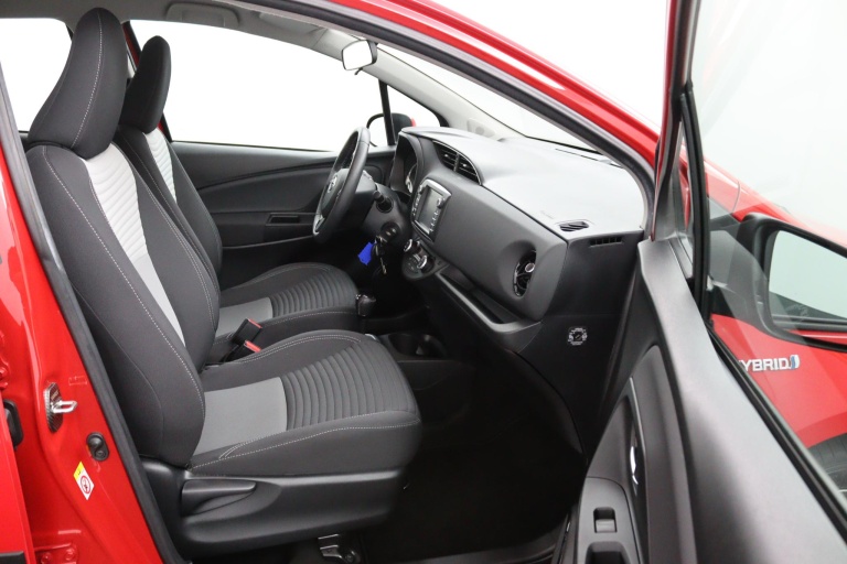 Toyota Yaris - 1.5 Hybrid Design Sport 10