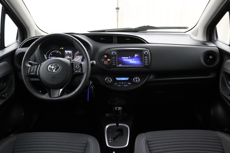 Toyota Yaris - 1.5 Hybrid Design Sport 11