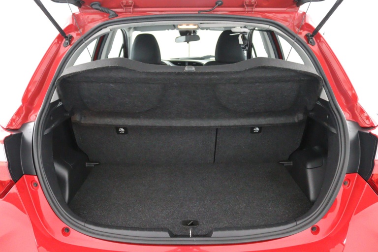 Toyota Yaris - 1.5 Hybrid Design Sport 28