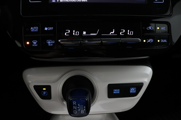 Toyota Prius - 1.8 First Edition 16