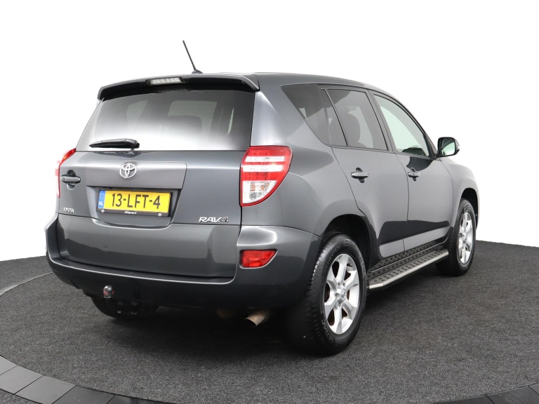 Toyota RAV4 - 2.0 VVTi Executive Business 2