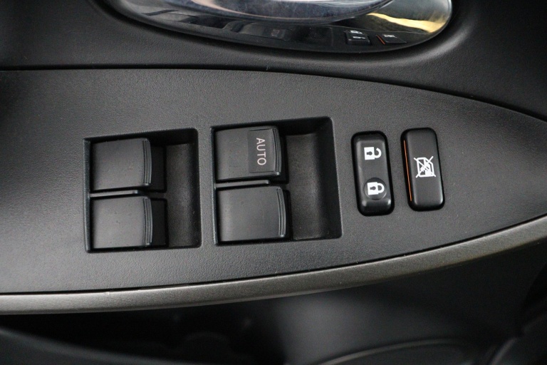 Toyota RAV4 - 2.0 VVTi Executive Business 26